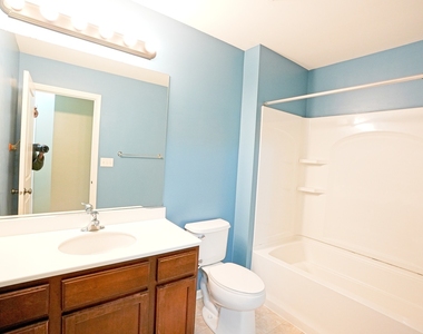 470 Grosvenor Lane - Photo Thumbnail 14