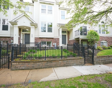 470 Grosvenor Lane - Photo Thumbnail 1