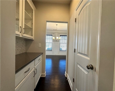 3253 Cavendish Court - Photo Thumbnail 7