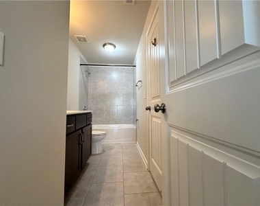 3253 Cavendish Court - Photo Thumbnail 29