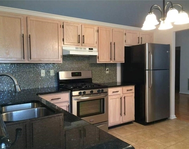 11175 Abbotts Station Drive - Photo Thumbnail 3
