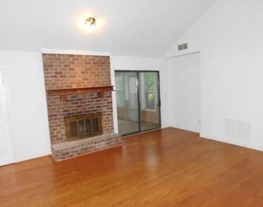 1710 Pine Road - Photo Thumbnail 10