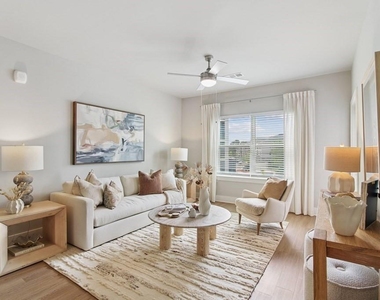 1880 Maple Drive Nw - Photo Thumbnail 3