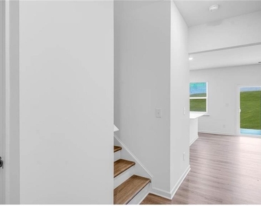 9 Gulfstream Drive - Photo Thumbnail 6