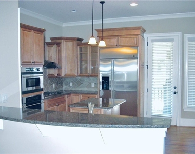 384 16th Street Nw - Photo Thumbnail 8