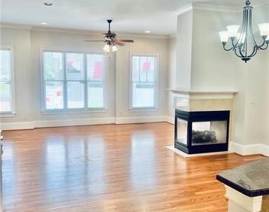 384 16th Street Nw - Photo Thumbnail 4