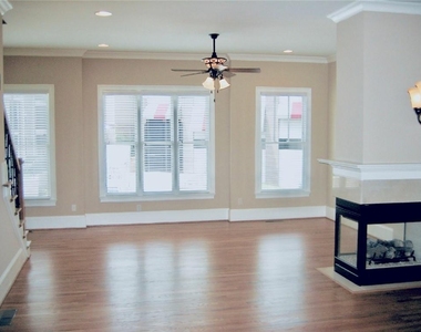 384 16th Street Nw - Photo Thumbnail 12
