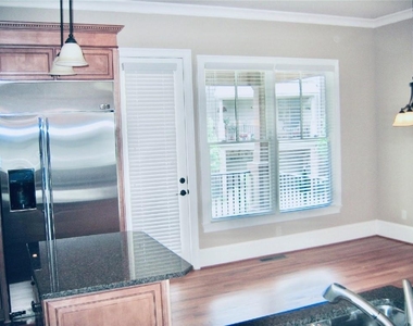 384 16th Street Nw - Photo Thumbnail 9