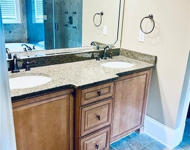 384 16th Street Nw - Photo Thumbnail 21