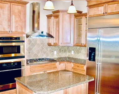 384 16th Street Nw - Photo Thumbnail 7