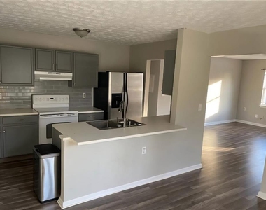73 Polar Rock Road Sw - Photo Thumbnail 3