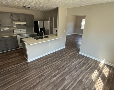73 Polar Rock Road Sw - Photo Thumbnail 4