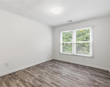 6430 Barwick Lane - Photo Thumbnail 34