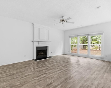 6430 Barwick Lane - Photo Thumbnail 15