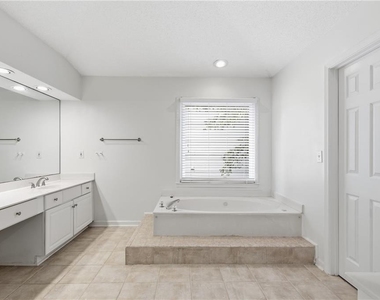 6430 Barwick Lane - Photo Thumbnail 25