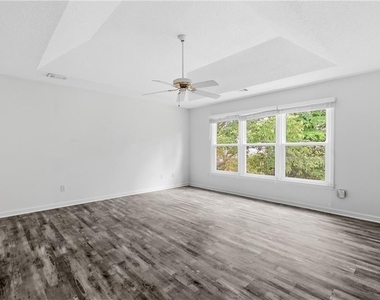 6430 Barwick Lane - Photo Thumbnail 21
