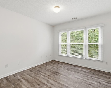 6430 Barwick Lane - Photo Thumbnail 28