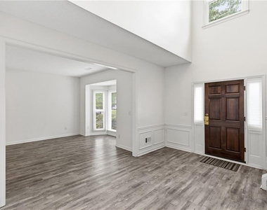 6430 Barwick Lane - Photo Thumbnail 19