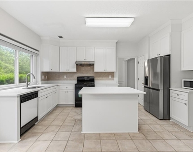 6430 Barwick Lane - Photo Thumbnail 10