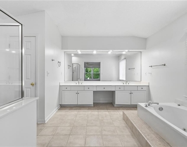 6430 Barwick Lane - Photo Thumbnail 24