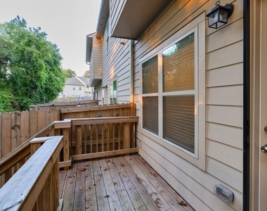 2570 Castellan Drive - Photo Thumbnail 11