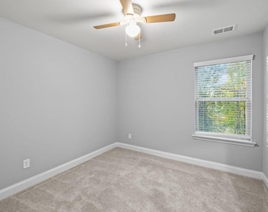 2570 Castellan Drive - Photo Thumbnail 8