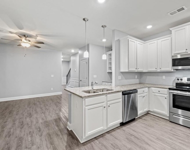 2570 Castellan Drive - Photo Thumbnail 3