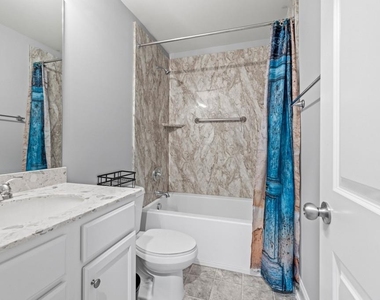 2570 Castellan Drive - Photo Thumbnail 10
