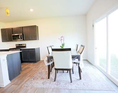 2733 Berrywood Lane - Photo Thumbnail 8