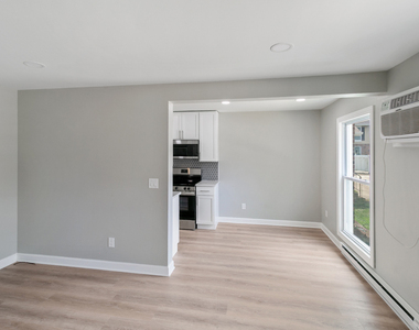 405 E Reed Street - Photo Thumbnail 5