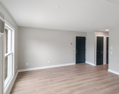 405 E Reed Street - Photo Thumbnail 6
