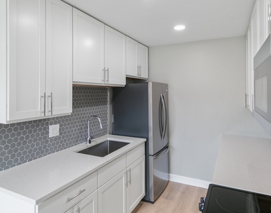 405 E Reed Street - Photo Thumbnail 3