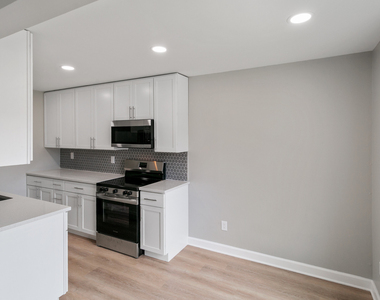 405 E Reed Street - Photo Thumbnail 4