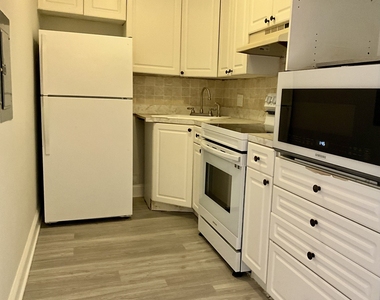 5950 N Kenmore Avenue - Photo Thumbnail 6