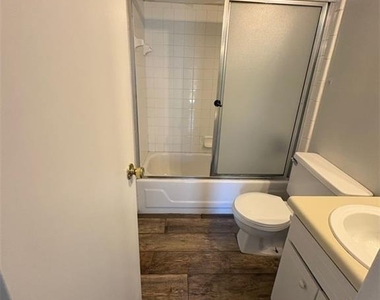 2340 Beaver Ruin Road - Photo Thumbnail 8