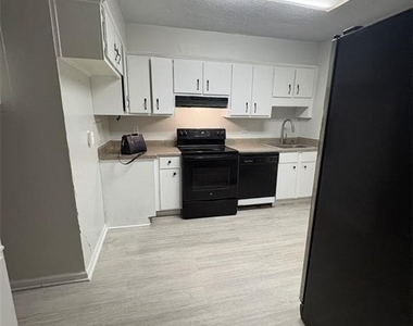 2340 Beaver Ruin Road - Photo Thumbnail 12