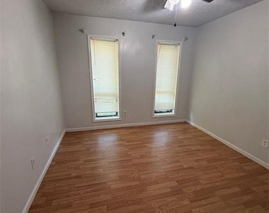 2340 Beaver Ruin Road - Photo Thumbnail 16