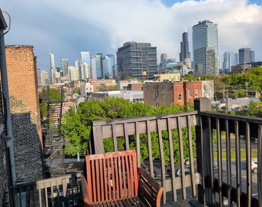 1321 W Grand Avenue - Photo Thumbnail 7