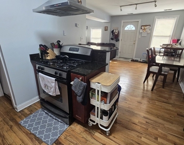 1321 W Grand Avenue - Photo Thumbnail 3