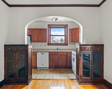 909 Green Bay Road - Photo Thumbnail 4