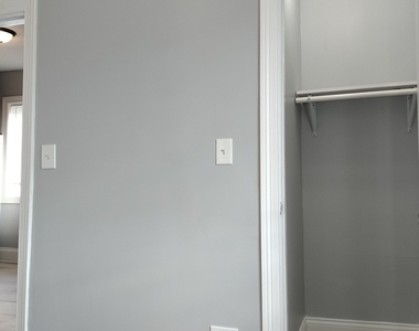 7408 S Eberhart Avenue - Photo Thumbnail 8