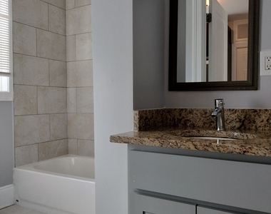 7408 S Eberhart Avenue - Photo Thumbnail 9