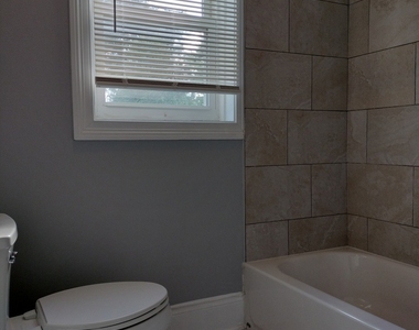 7408 S Eberhart Avenue - Photo Thumbnail 10