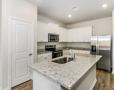7523 Tipton Meadow Way - Photo Thumbnail 4