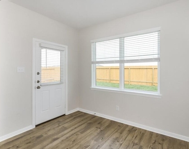 7523 Tipton Meadow Way - Photo Thumbnail 3