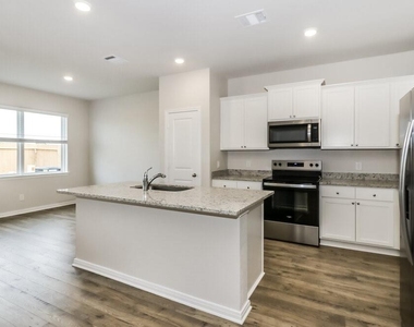 7523 Tipton Meadow Way - Photo Thumbnail 5