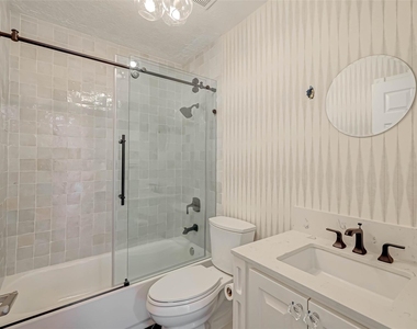 520 E Castle Harbour Drive - Photo Thumbnail 17