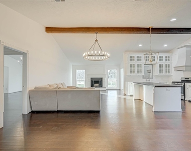 520 E Castle Harbour Drive - Photo Thumbnail 4