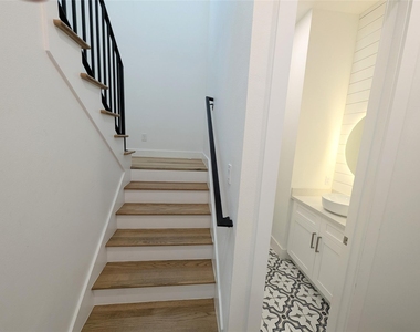 4913 Fisk Street - Photo Thumbnail 12