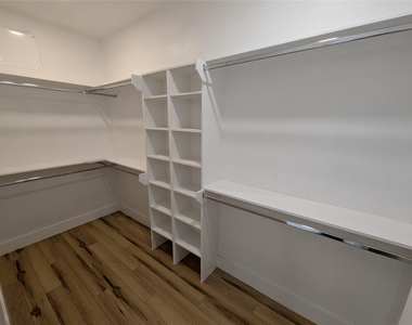 4913 Fisk Street - Photo Thumbnail 25